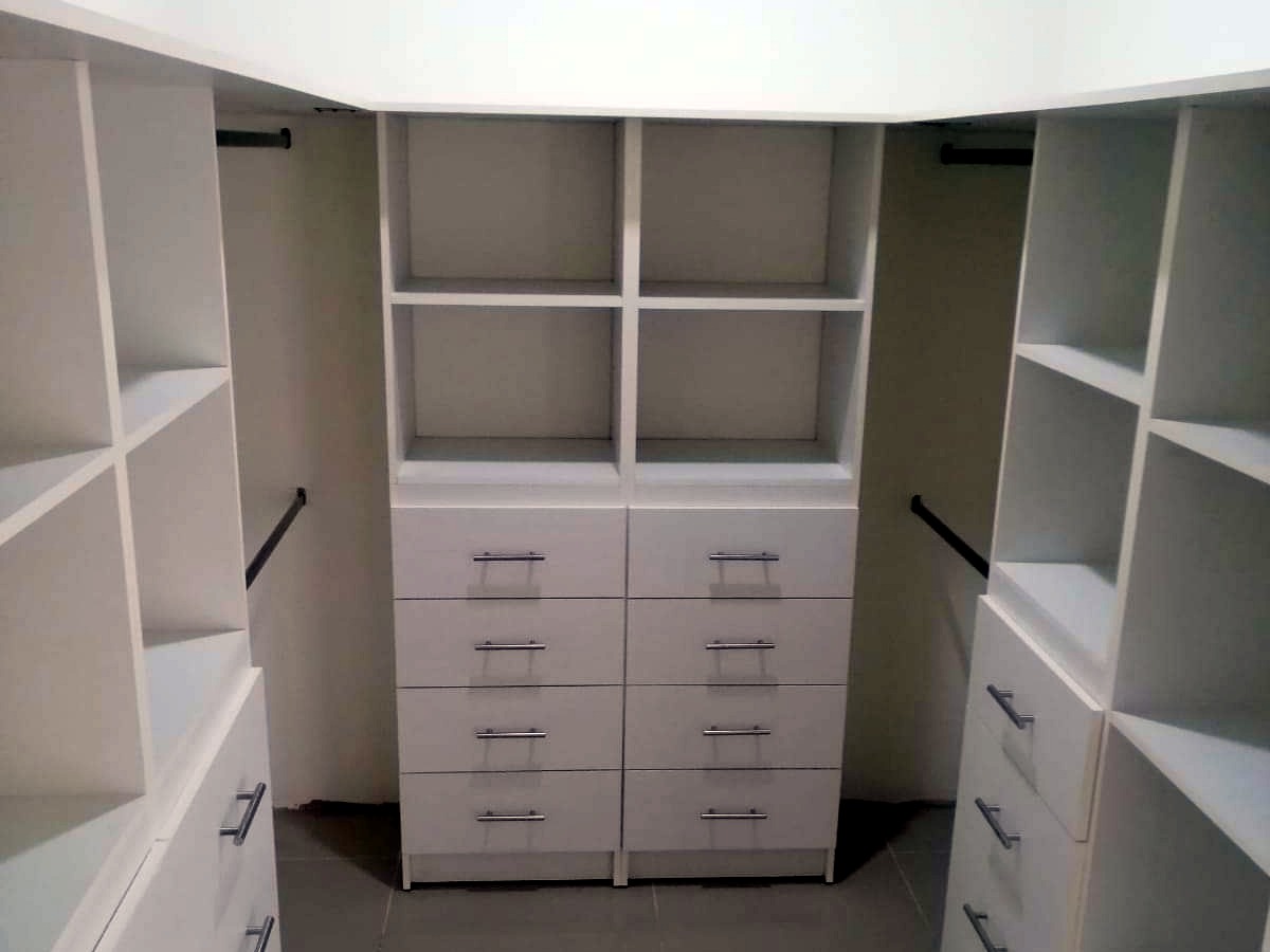 Walk-in closet modular